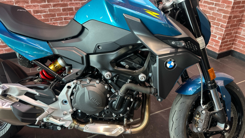 BMW F900 R
